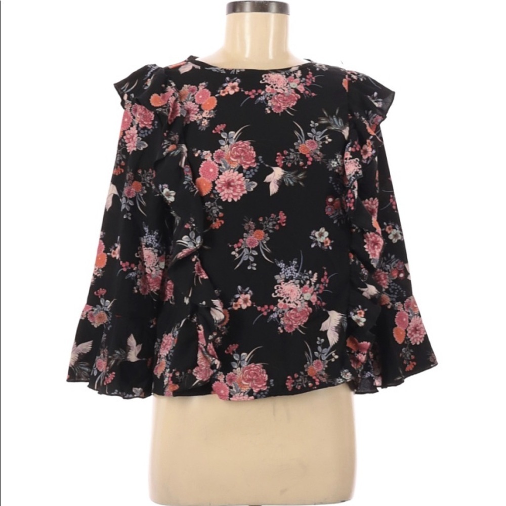 Lipslide 3/4 sleeve ruffle blouse size M GUC